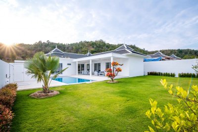 Falcon Hill big pool villa near city
Hua Hin