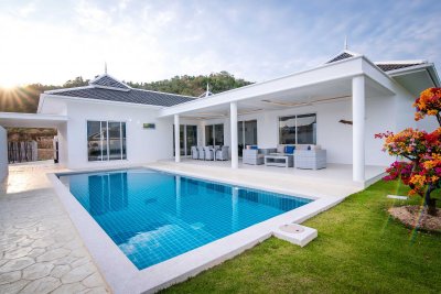 Falcon Hill big pool villa near city
Hua Hin