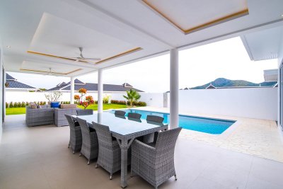 Falcon Hill big pool villa near city
Hua Hin