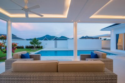 Falcon Hill big pool villa near city
Hua Hin
