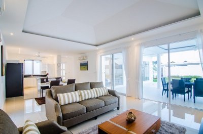 Falcon Hill pool villa 217 sqm downtown Hua Hin soi 102