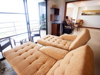 Hua Hin Blue Wave 100 sqm apartment suite Khao Takiab Beach