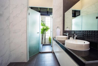 Sanctuary Lake Hua Hin Luxury brand new pool villas near to Banyan Golf Clubs soi 112