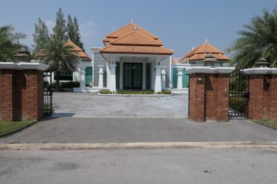 Big pool villa 2052 sqm southern Cha-Am at the golf club