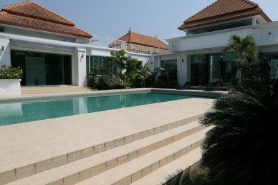 Big pool villa 2052 sqm southern Cha-Am at the golf club