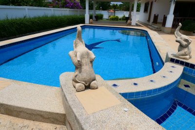 Big pool villa 4 bed room soi 70 near city Hua Hin