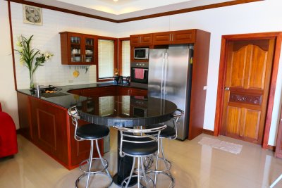 Big pool villa 4 bed room soi 70 near city Hua Hin
