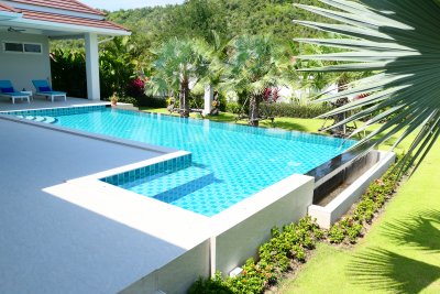 Woodlands new built pool villa 335 sqm ready to move in Hua Hin