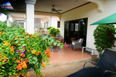 Baan Lisa nice house front the pool soi 94 Hua Hin