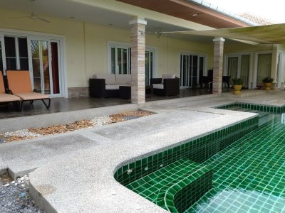 Large pool villa 250 sqm soi 88 in Hua Hin