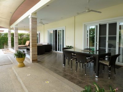 Large pool villa 250 sqm soi 88 in Hua Hin