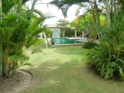 Large pool villa 250 sqm soi 88 in Hua Hin