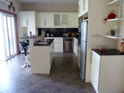 Large pool villa 250 sqm soi 88 in Hua Hin