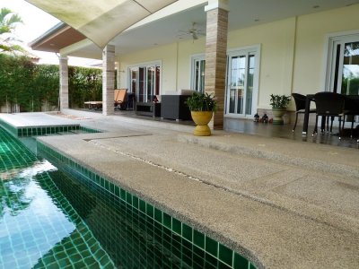 Large pool villa 250 sqm soi 88 in Hua Hin