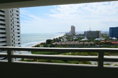 Cha-Am Grand Condotel 1 bed 57 sq m on the beach