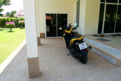 Beautiful house next to pool north Hua Hin