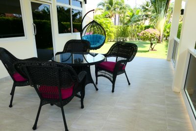 Beautiful house next to pool north Hua Hin