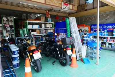 Big shop for sale in good location soi 88 Hua Hin