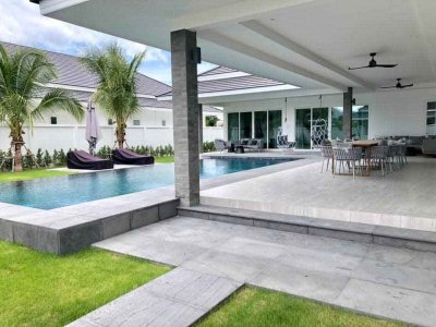 Luxury at its best brand new pool villa near Black Mountain
Hua Hin