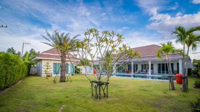Woodlands Residence pool villa Jay 320 sqm west Hua Hin