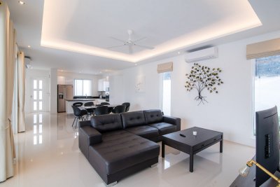 Falcon Hill big pool villa near city
Hua Hin